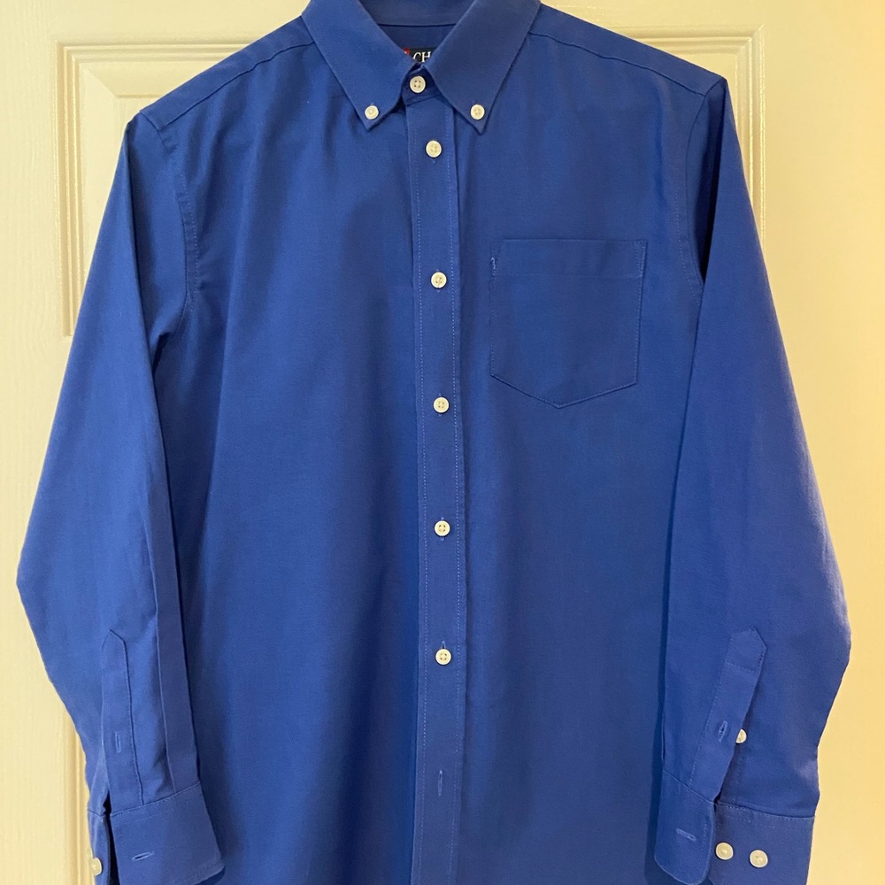 Boys Size 12 Chaps brand Oxford style dress shirt. 70/30 cotton/polyester blend.